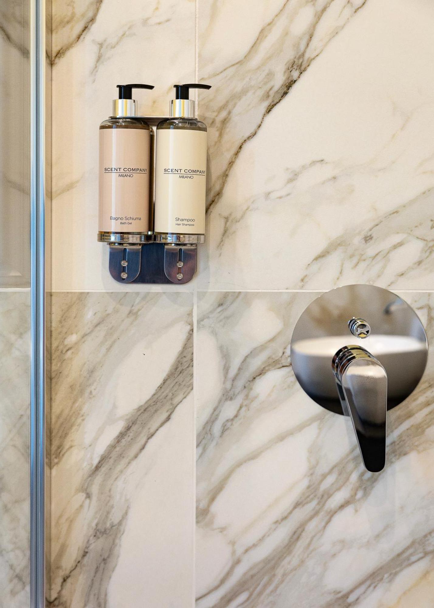 Elvezia Boutique Apartment Бавено Стая снимка